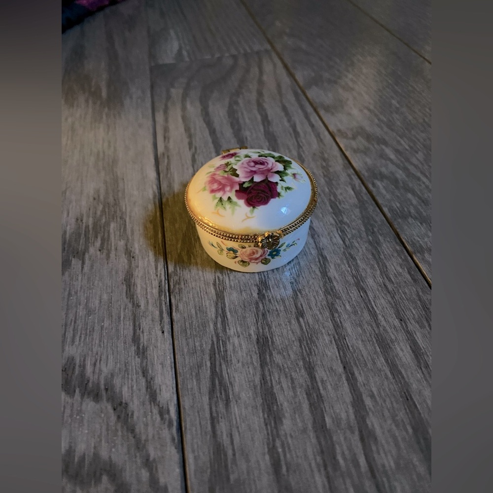 Porcelain Vintage Jewelry Box